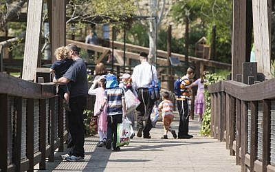 Illustrative photo of visitors at the Jerusalem Biblical Zoo (photo credit: Yonatan Sindel/Flash90) Illustrative photo of visitors at the Jerusalem Biblical Zoo (photo credit: Yonatan Sindel/Flash90)