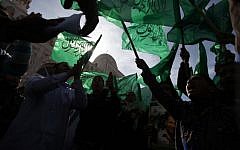 Hamas supporters rally in the West Bank, November 2012 (Flash90)