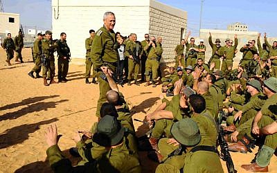 IDF Chief of Staff Benny Gantz speaks with reserve soldiers at the Tze'elim training base on November 18, 2012. (photo credit: IDF Spokesperson's Office/Flash90)