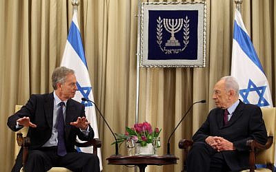 President Shimon Peres meets with Middle East Quartet Envoy and Former British Prime Minister Tony Blair at Peres' residence in Jerusalem. November 19, 2012. (photo credit: Yoav Ari Dudkevitch / FLASH90