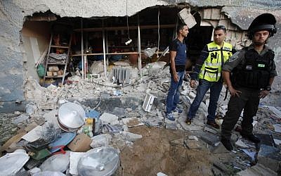 A shop in the center of the southern city of Ashdod that took a direct hit from a rocket Tuesday. (photo credit by Miriam Alster/Flash90)