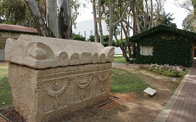 On the IDC campus in Herzliya, a sarcophagus from Tul Kerem in the Roman Period, decorated with a tabula ensata – a rectangular frame with an inscription or artistic design within. (photo: courtesy Shmuel Bar-Am)
