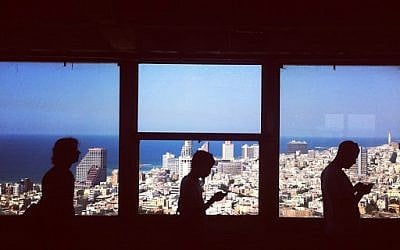 Shalom Tower, Tel Aviv (photo credit: Carli Kiene)