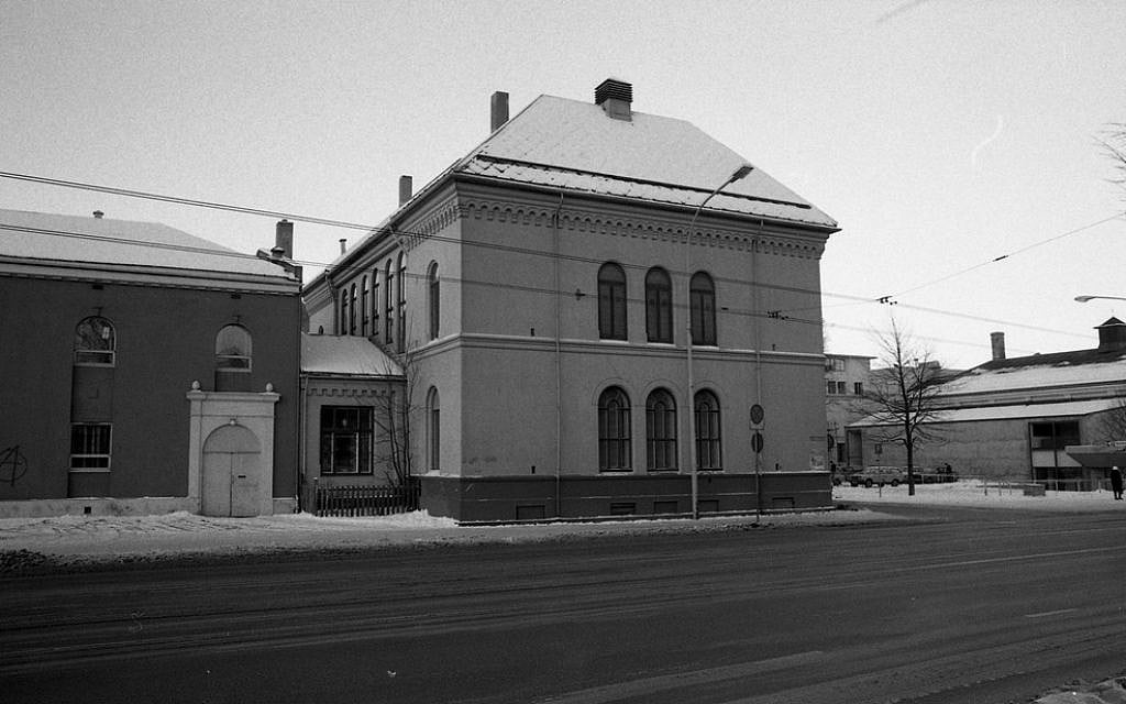 A prewar synagogue in Trondheim, Norway. (Photo credit: CC BY Trondheim Byarkiv, Flickr.com)