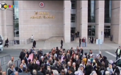 Protesters in November 2012 stand outside Istanbul's Palace of Justice, the site of the trial against Israeli army officers for the Mavi Marmara incident. (photo credit: Image capture from Channel 10)
