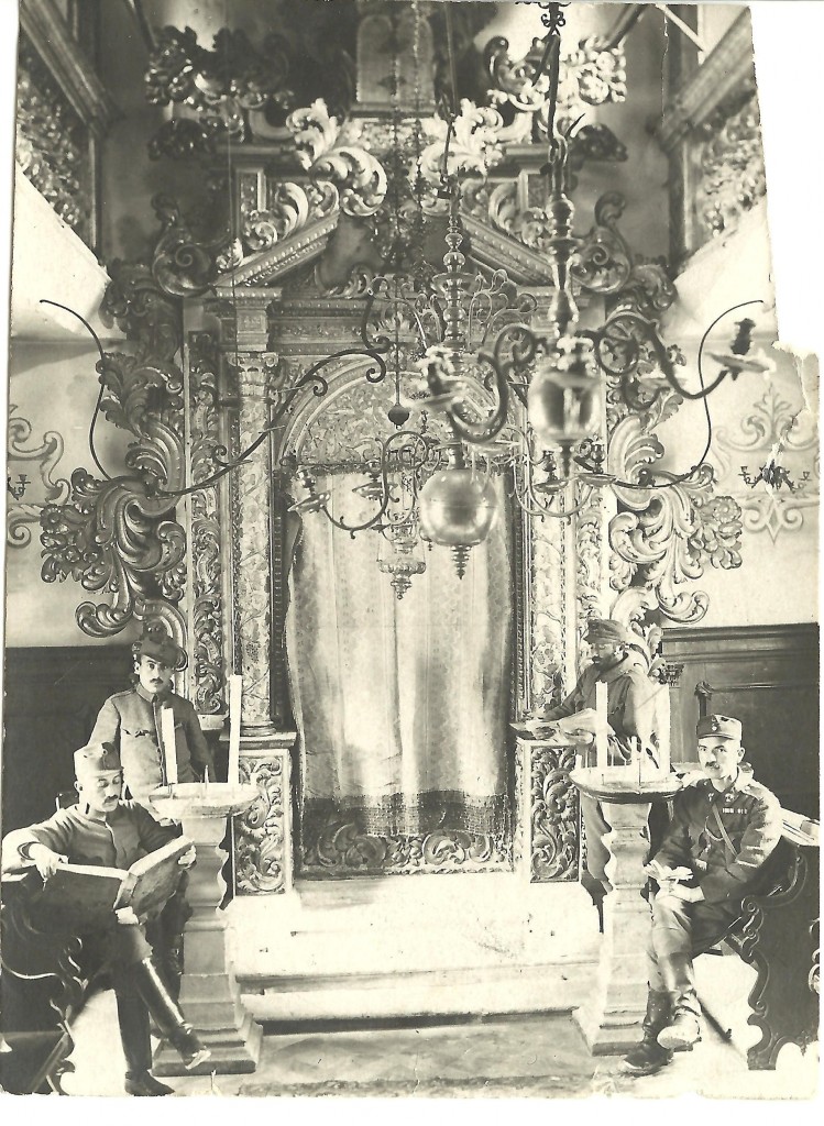 Jewish soldiers of the Austro-Hungarian army in the synagogue at Conegliano, 1918 (Courtesy of the U. Nahon Museum of Italian Jewish Art) Jewish soldiers of the Austro-Hungarian army in the synagogue at Conegliano, 1918 (Courtesy of the U. Nahon Museum of Italian Jewish Art)