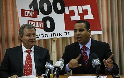 Kadima MKs Meir Sheetrit, left, and Yoel Hasson at a press conference in July 2009, in which they blasted Prime Minister Benyamin Netanyahu's first 100 days in office. J(photo credit: Miriam Alster/Flash90).
