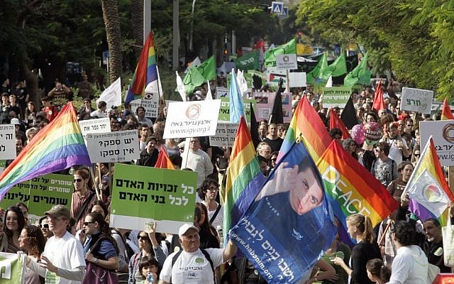 Participants in the first annual Human Rights March in Tel Aviv in 2009 (photo credit: Uri Lenz/Flash90)