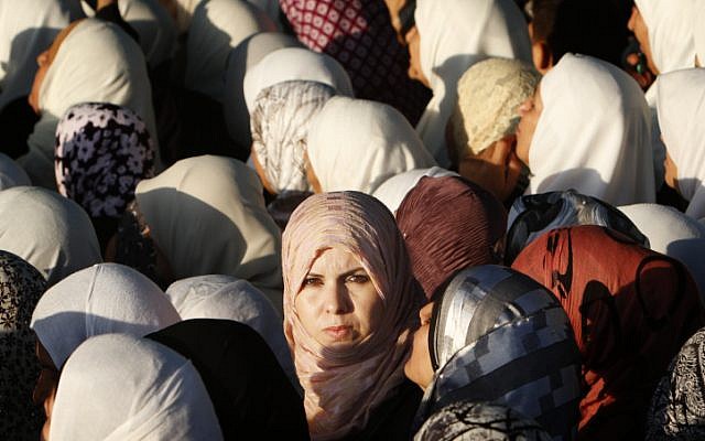 Illustrative photo of Muslim women gathering for Ramadan prayers in Jerusalem (Miriam Alster/Flash90) Illustrative photo of Muslim women gathering for Ramadan prayers in Jerusalem (Miriam Alster/Flash90)