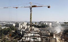 A building site in the Gilo neighborhood in south Jerusalem, October 2, 2011. (Uri Lenz / Flash90)