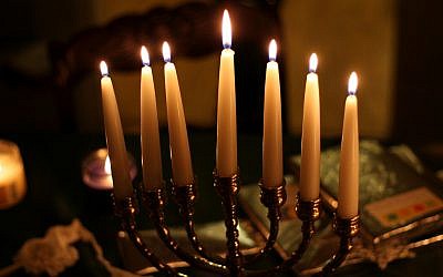 A New Jersey synagogue organized the lighting of 834 menorahs in an attempt to set a new world record. (Photo credit: CC BY/Skpy via Flickr.com)