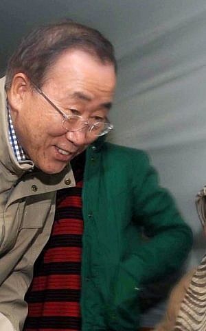 UN chief Ban Ki-moon visits Syrian refugees at a camp in Islahiye, near the Syrian border, in Turkey, Friday. (photo credit: AP Photo/Veli Gurgah)