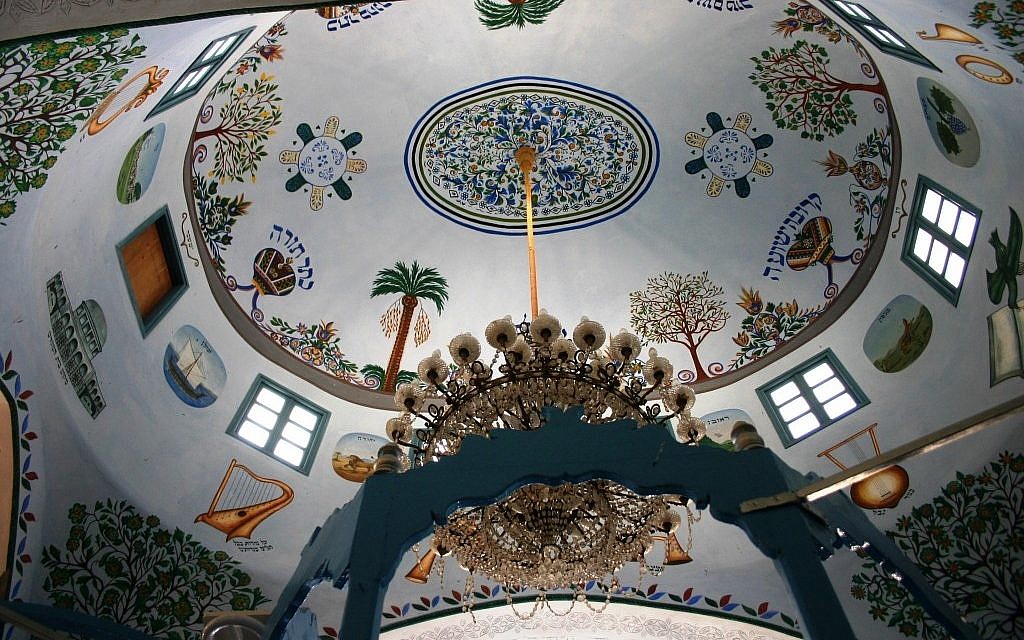 Ceiling at Abuhov Synagogue (photo credit: Shmuel Bar-Am) Ceiling at Abuhov Synagogue (photo credit: Shmuel Bar-Am)