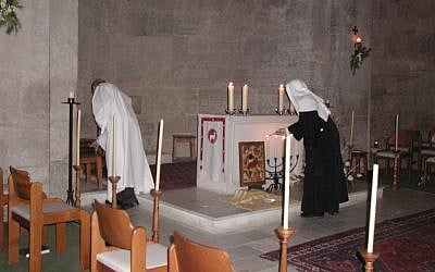 Nuns at the altar during a mass, Church of the Resurrection (photo: courtesy Shmuel Bar-Am)