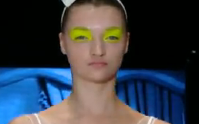 More bling headwear (Courtesy YouTube screengrab)