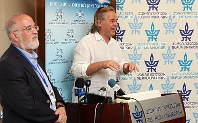 Security expert Eugene Kaspersky (right) at Tel Aviv University (Photo credit: Courtesy)