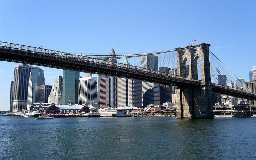 New York's iconic Brooklyn Bridge (CC BY-Buggolo via Flickr.com)