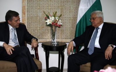 Yossi Beilin meets with Palestinian Authority President Mahmoud Abbas in Ramallah, August 2008. (photo credit: Omar Rashidi/Flash90)