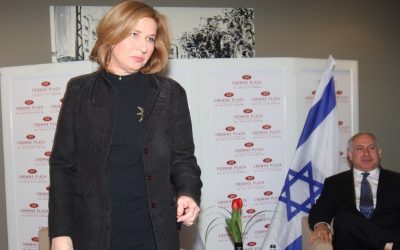 Tzipi Livni and Benjamin Netanyahu meet in Tel Aviv in an abortive effort to build a governing partnership after the last elections. (Photo credit: Roni Schutzer/Flash90)
