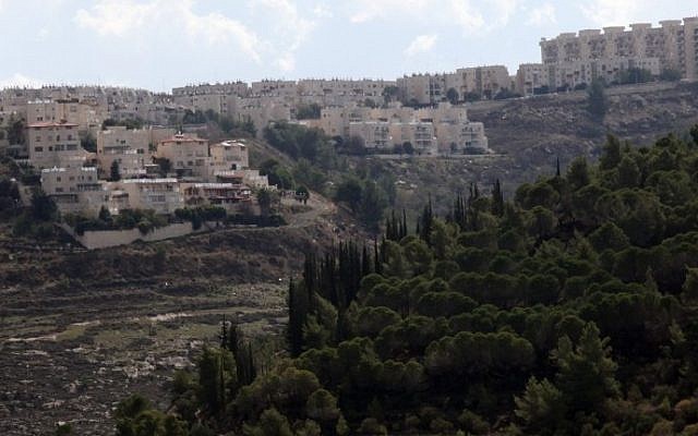 View of Gilo houses surrounded by steep slopes (photo credit: Yossi Zamir/Flash90) View of Gilo houses surrounded by steep slopes (photo credit: Yossi Zamir/Flash90)