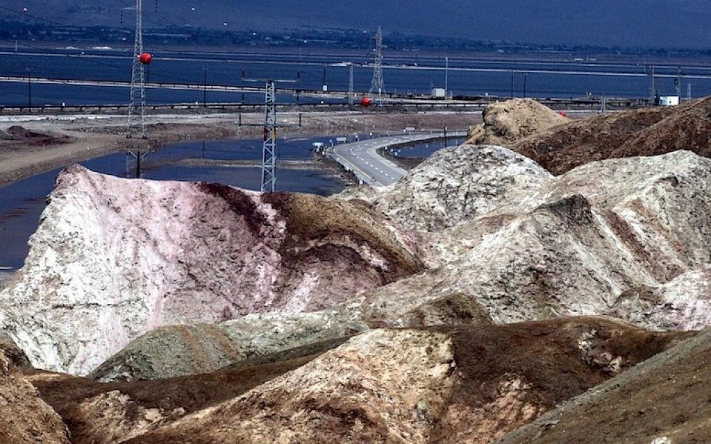 ICL Fertilizers' Dead Sea Works, the world's fourth largest producer and supplier of potash products (Photo credit: Yossi Zamir/Flash90)