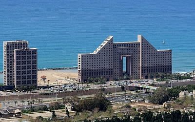 View of the Leonardo hotel on the beachside of Haifa (Moshe Shai/FLASH90)