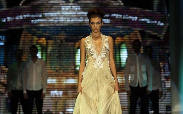 An Israeli model, December 2012 (photo credit Tsafrir Abayov/Flash90