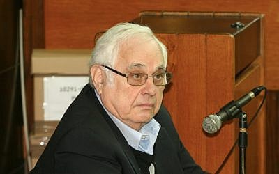 Morris Talansky testifies against former prime minister Ehud Olmert in the Holyland trial before Tel Aviv District Court. January 20 2013. (photo credit /FLASH90)