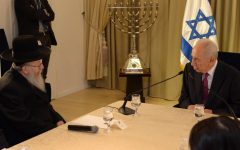 President Shimon Peres meets with United Torah Judaism's Yaakov Litzman, in Jerusalem, January 31 (photo credit: Mark Nayman/GPO/Flash90)