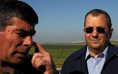 Chief of General Staff Gabi Ashkenazi with Defense Minister Ehud Barak, near Gaza, in 2008 (photo credit: David Buimovitch-JINIPIX/Flash90)