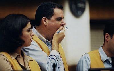 Brokers at the Tel Aviv Stock Exchange (Moshe Shai/Flash90)