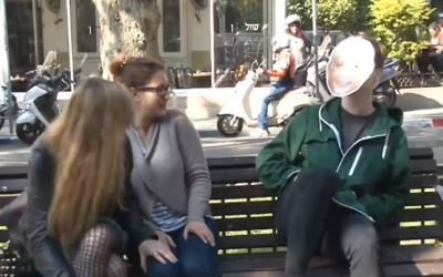 Portrayal of Prime Minister Netanyahu farting on girls in Tel Aviv (screenshot: Greens Youtube video)