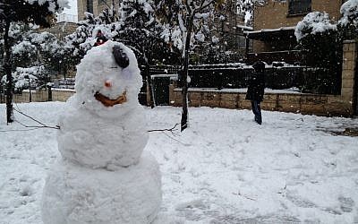 A snowman in Jerusalem, Thursday, January 10, 2013 (photo credit: Raphael Ahren/Times of Israel)