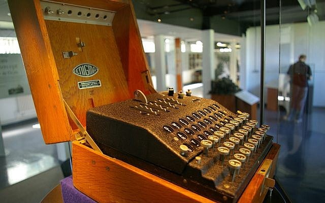 An Enigma machine on display at Bletchley Park in the UK. (CC BY SA Flickr/Tim Gage)