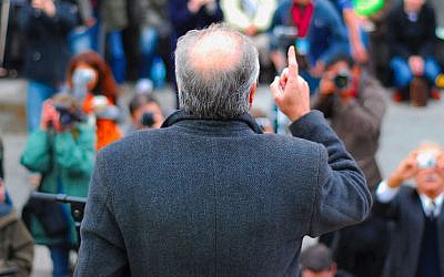 George Galloway speaking at a London rally in 2007. (photo credit: CC BY DavidMartynHunt, Flickr)