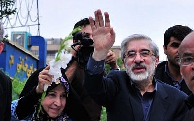 Iranian opposition leader Mir Hossein Mousavi at a rally in Tehran, 2009 (photo credit: CC BY-Hamed Saber/Wikimedia Commons)
