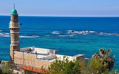 A view of the shoreline and al-Bahr Mosque from Jaffa's old city (photo credit: Michal Shmulovich/Times of Israel)