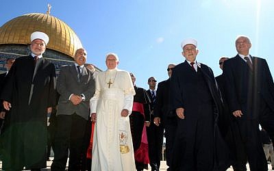 Pope Benedict XVI (C) walking with Muslim and Christian religious leaders during a visit to the Al-Aqsa Mosque compound in Jerusalem's Old City, May 12, 2009 (photo credit: Atta Awissat/GPO/Flash90)