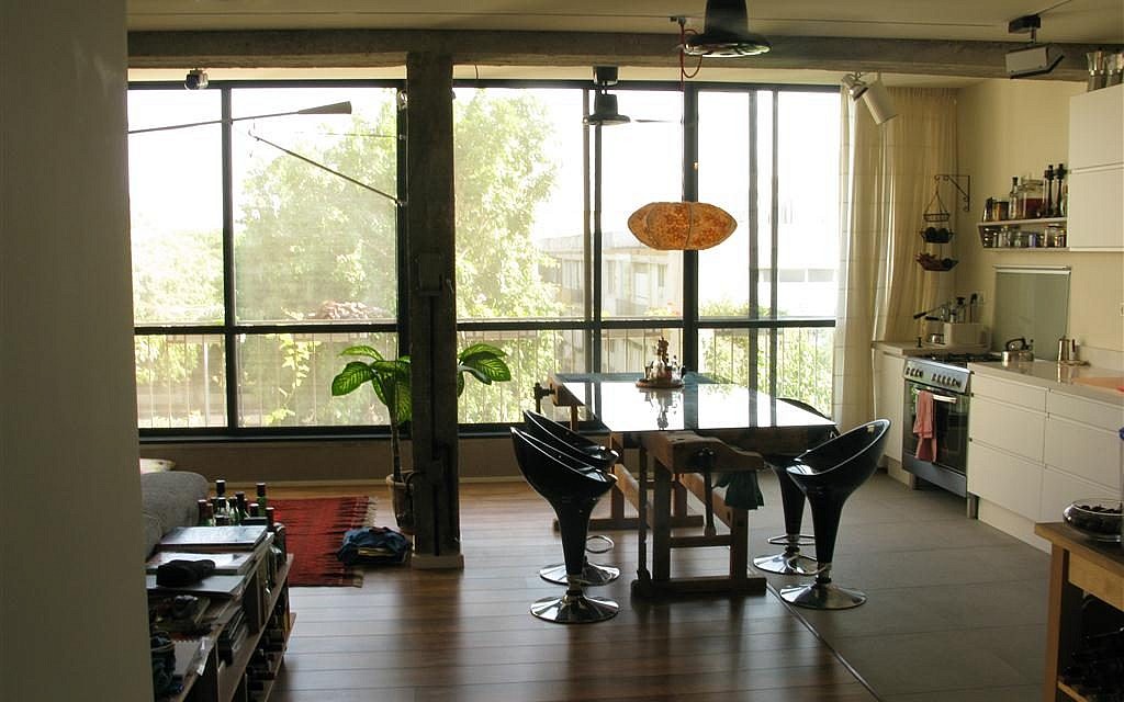 A view of a living room in daylight (Courtesy Na'ama Steigman Gavish)