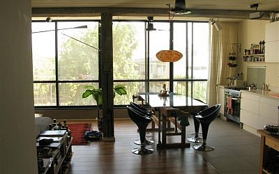 A view of a living room in daylight (Courtesy Na'ama Steigman Gavish)