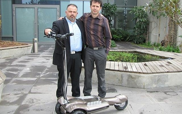 Benny Shimon (left) and Amir Zaid show off the Muve (Photo credit: Courtesy) Benny Shimon (left) and Amir Zaid show off the Muve (Photo credit: Courtesy)