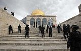 Illustrative photo of Israeli security forces on the Temple Mount (photo credit: Sliman Khader/Flash90)