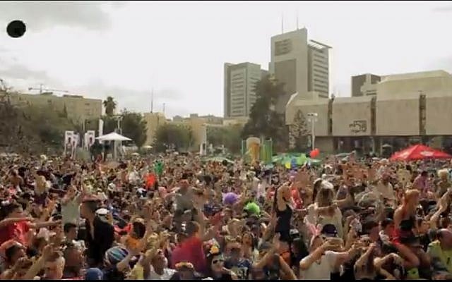 70,000 performing the Harlem Shake (screenshot via YouTube) 70,000 performing the Harlem Shake (screenshot via YouTube)