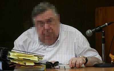 'Shin Dalet,' the state's witness in the Holyland real estate corruption trial, testifies at Tel Aviv District Court in September (photo credit: Roni Schutzer/Flash90)