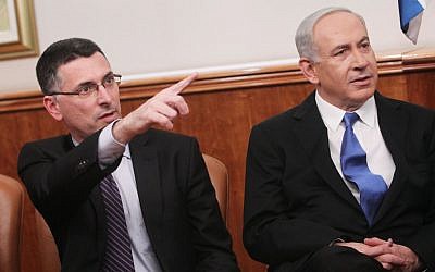 Education Minister Gideon Sa'ar and Prime Minister Benjamin Netanyahu in December, 2012. (Miriam Alster/Flash90)