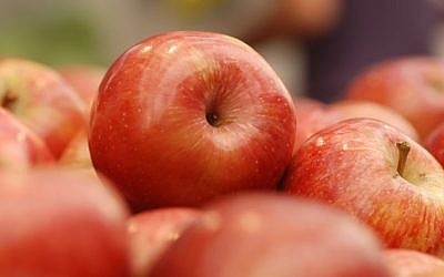 Illustrative photo of apples at the Mahane Yehuda Market in Jerusalem (photo credit: Oren Fixler/Flash90) Illustrative photo of apples at the Mahane Yehuda Market in Jerusalem (photo credit: Oren Fixler/Flash90)