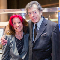 Jan Aronson and Edgar Bronfman, illustrator and editor of The Bronfman Haggadah (Courtesy The Bronfman Haggadah)