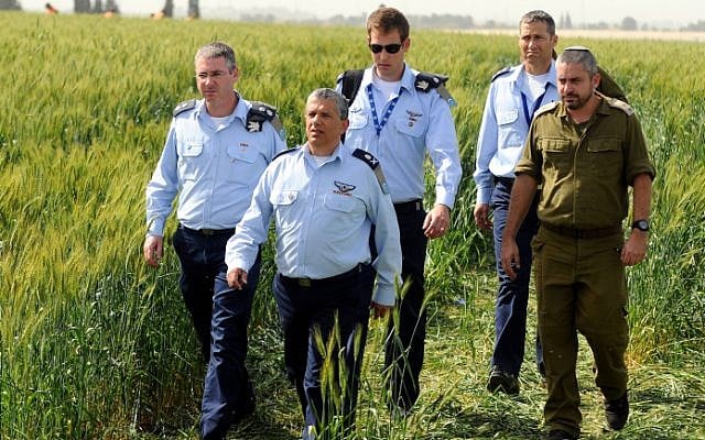 Israeli Air Force Commander Major General Amir Eshel investigating the site of the accident that left two Air Force pilots dead, Tuesday, March 12, 2013. (photo credit: Yossi Zeliger/Flash90) Israeli Air Force Commander Major General Amir Eshel investigating the site of the accident that left two Air Force pilots dead, Tuesday, March 12, 2013. (photo credit: Yossi Zeliger/Flash90)