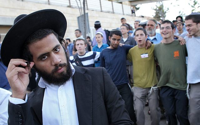 Ultra-Orthodox Jews along with settlers rally outside the Supreme Court in Jerusalem, July 4, 2011 (photo credit: Nati Shohat/Flash90)