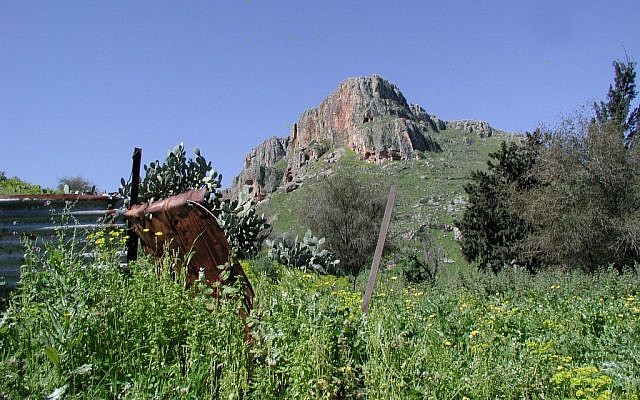 Mount Arbel cliff (photo credit: Shmuel Bar-Am) 